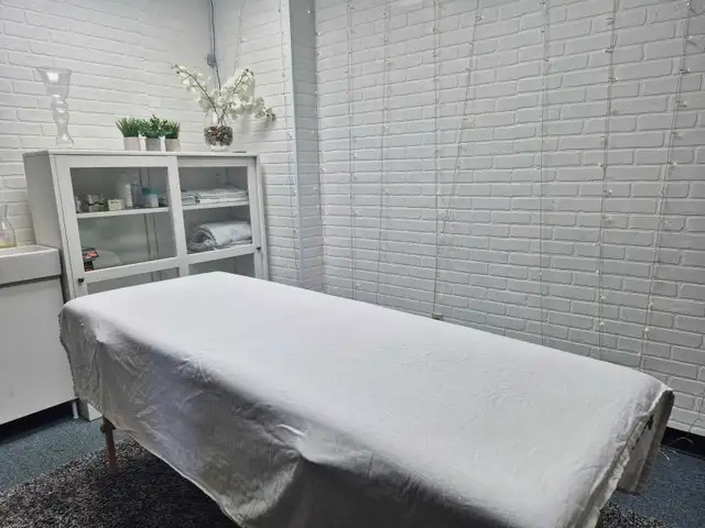 BEST ASIAN MASSAGE IN OTTAWA GURANTEED  in Massage Services in Ottawa - Image 2