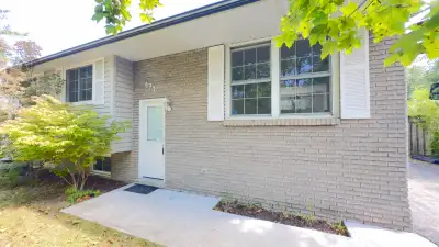 Clean quiet room for rent in Kincardine. Ideal for Bruce Power workers. Newer Queen size bed, laundr...