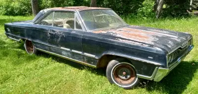 Project car. 318 3 speed auto. 2 door hardtop. Runs and drives on a external tank of fuel. Complete....