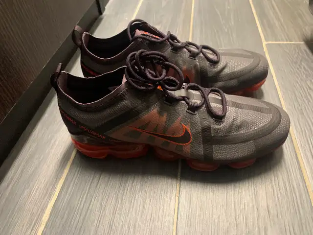 Nike Air Vapormax Plus men shoes size 10 in Tennis & Racquet in City of Toronto - Image 3