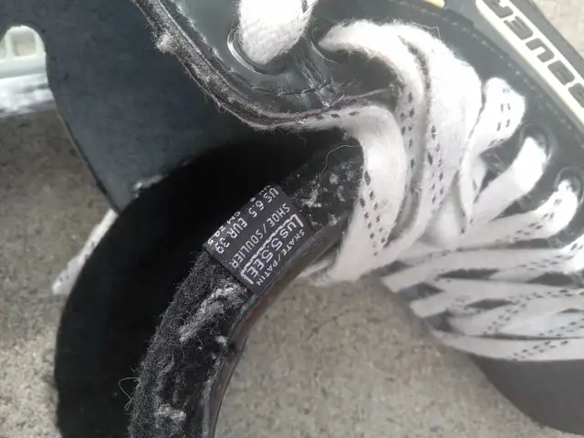 Hockey skates in Hockey in Prince George - Image 4