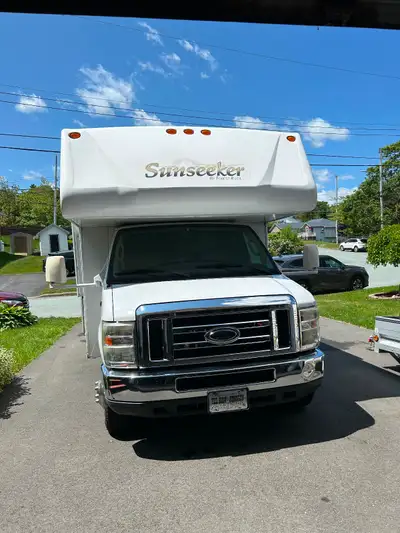 2010 Forest River Sunseeker 3120 DS Motorhome Looking for a spacious, reliable family motorhome with...