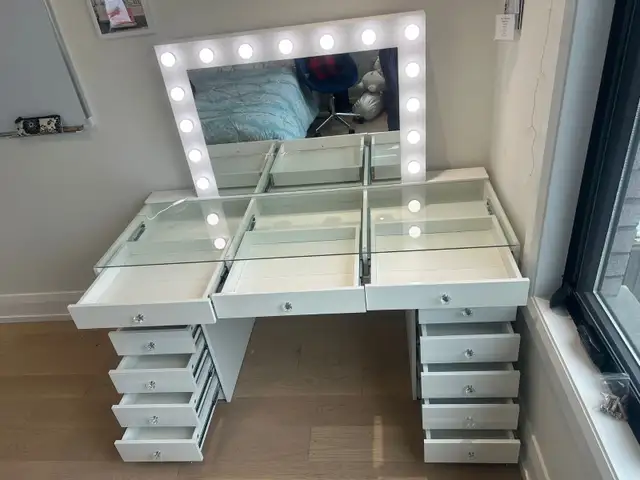 Premium Luxury makeup vanity table dresser 13 drawers in Dressers & Wardrobes in Mississauga / Peel Region - Image 7