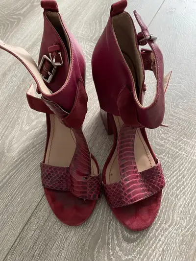 Women’s shoes , View more