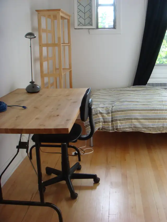 Deux Chambres meublées.  grand 6 ½.  Snowdon . Etudiants. in Room Rentals & Roommates in City of Montréal - Image 3