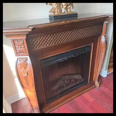 Foyer électrique haute gamme en bois massif pulaski valeur $2999, View more