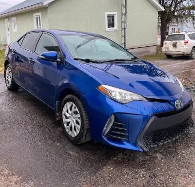 Toyota Corolla SE 2017 - Toute équipée – 6 vitesses manuelle 145 000 km – Très propre, fiable, écono...