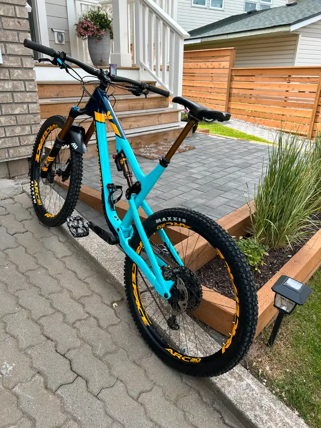 Rocky Mountain Altitude C90 MTB62864363251075121