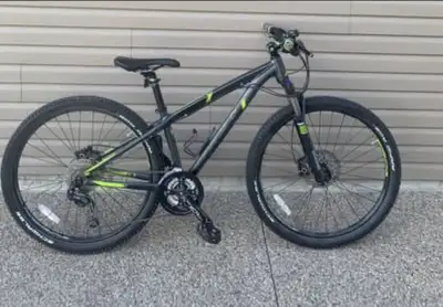 • Premium FELT frame - durable, lightweight & stylish • XS size • Smooth Shimano drivetrain for reli...