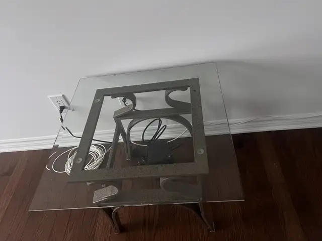 Glass coffee table with matching end tables in Coffee Tables in Ottawa - Image 5