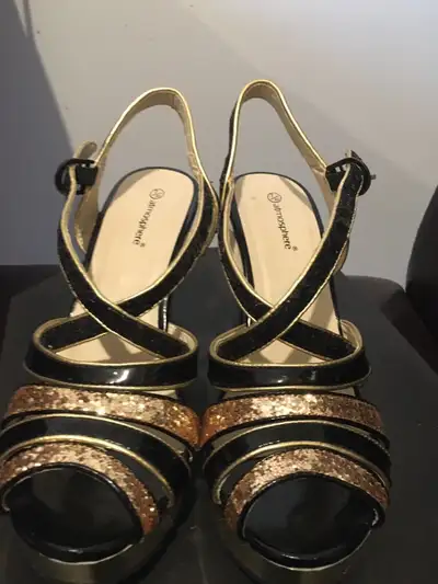 Ladies sandals , View more