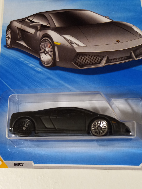 Hot Wheels Lamborghini Gallardo Rare Wheel Error 2010 HW Premier in Toys & Games in Trenton - Image 2