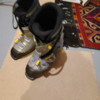 MENS ski boots