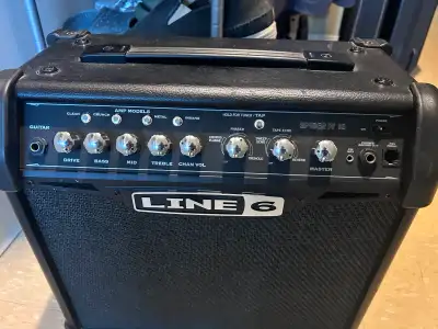 Line 6 Spider IV 15W Modeling Guitar Amp, View more