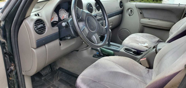 Jeep Liberty 2002 automatique à vendre — photo 4