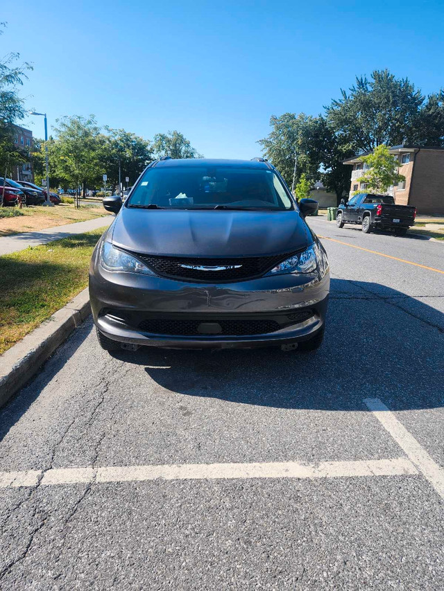Van adapté Chrysler Grand Caravan 2021 dans Autos et camions  à Saint-Hyacinthe - Image 4