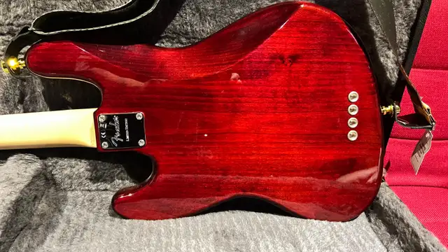 GUITARD  BASS FENDER JAZZ LIMITED USA in Guitars in West Island - Image 7