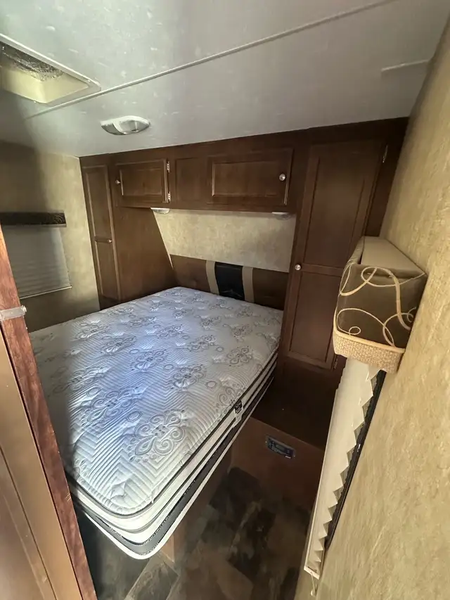 2014 Venture Sporttrek 320VIK *sale pending* in Travel Trailers & Campers in Regina - Image 10