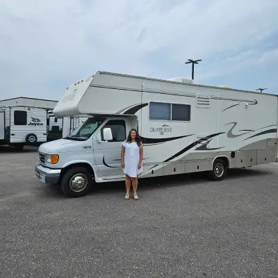 Wonderful, classy, comfortable 27 foot motorhome ideal for your family of 5. Many updates and improv...