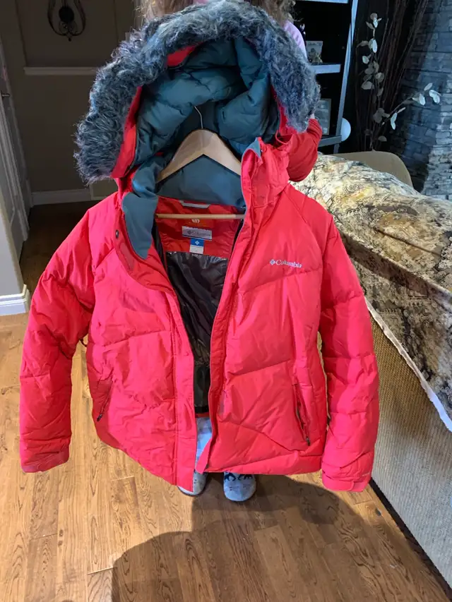 Columbia Women Winter jacket and pants in Women's - Tops & Outerwear in Calgary - Image 2