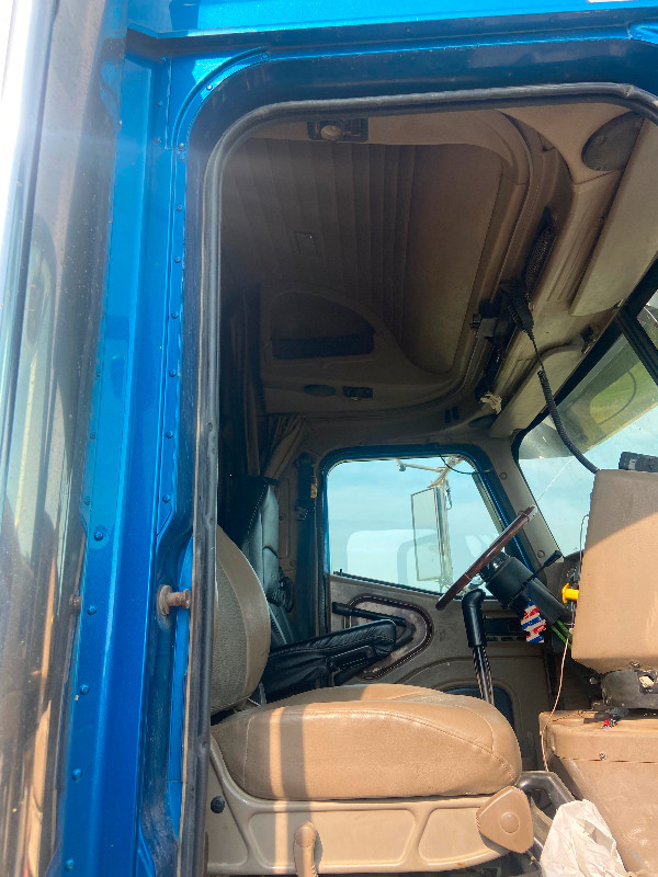 07 international 9900I in Heavy Trucks in Regina - Image 3