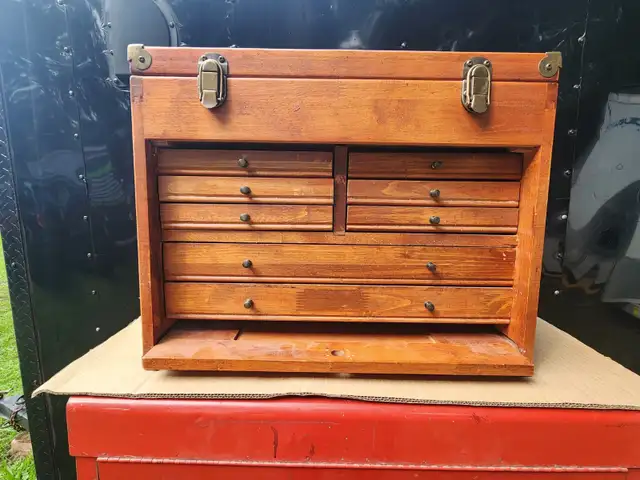 Wood Machinist 8 Drawers Tool Chest With Felth In All The Drawer in Tool Storage & Benches in Windsor Region - Image 11