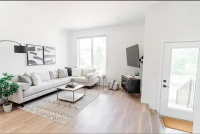 New house for rent: 3 bed 3 bath in friendly neighbourhood