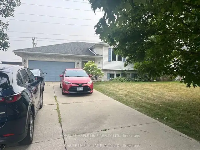 FOR LEASE UPPER  LEVEL OF HOUSE  IN WOODSTOCK 2 BED 2 BATH