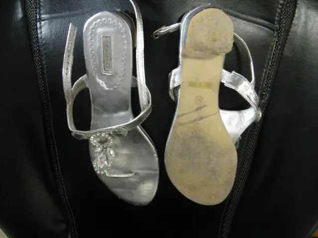 LUVSHOES DRESS SANDALS in Women's - Shoes in Norfolk County - Image 3