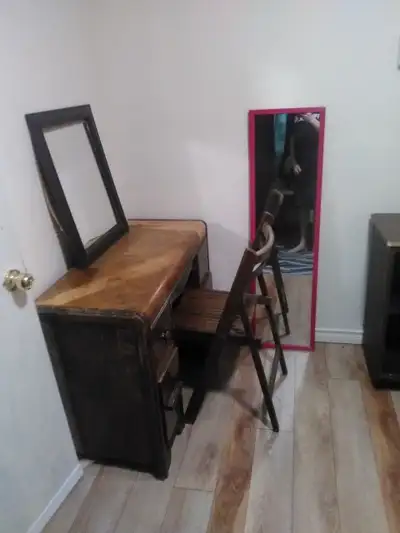 Three rooms for rent in a fully furnished house with absolutely everything included heat, lights, hy...