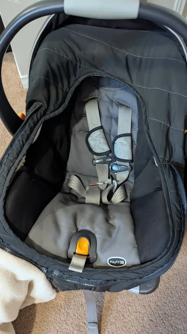 Stroller/Car seat combo in Strollers, Carriers & Car Seats in Ottawa - Image 3