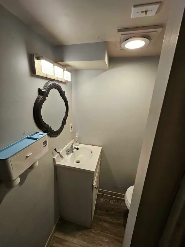 Female‑Only Rooms for Rent – Rossland & Simcoe, Oshawa in Room Rentals & Roommates in Oshawa / Durham Region - Image 5