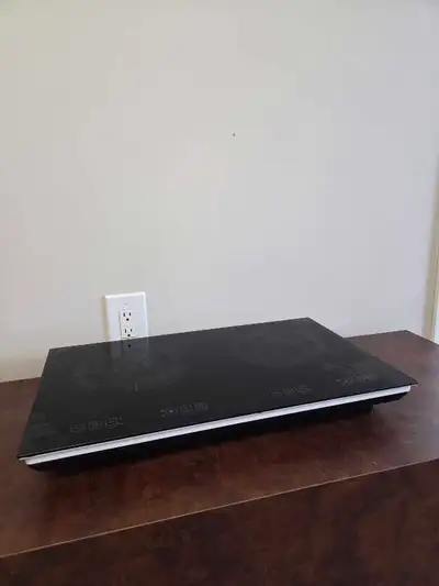 I am selling a used double induction cooktop that's perfect for any modern kitchen. The cooktop feat...