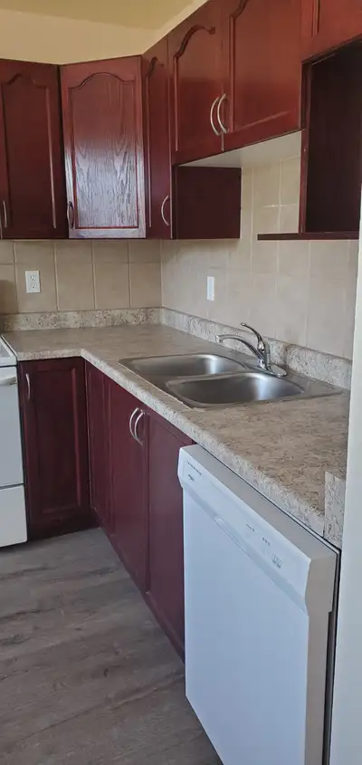 Three bedroom townhouse for rent at 10729-25 Avenue