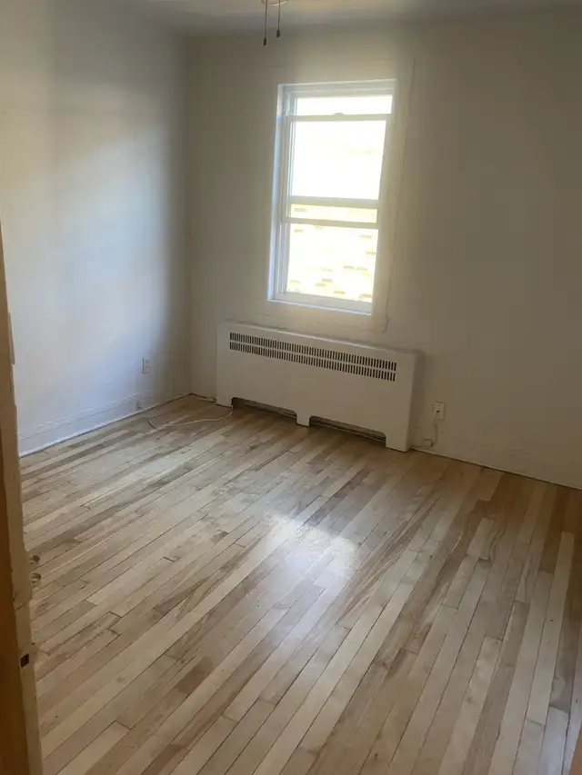 Beau et tranquille 1 ½ sur le Plateau disponible le 1er février!