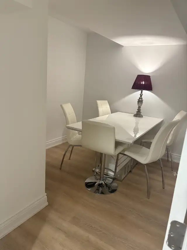 3 Bedroom 2 washroom plus den Basement apartment in Ontario in Canada - Image 11