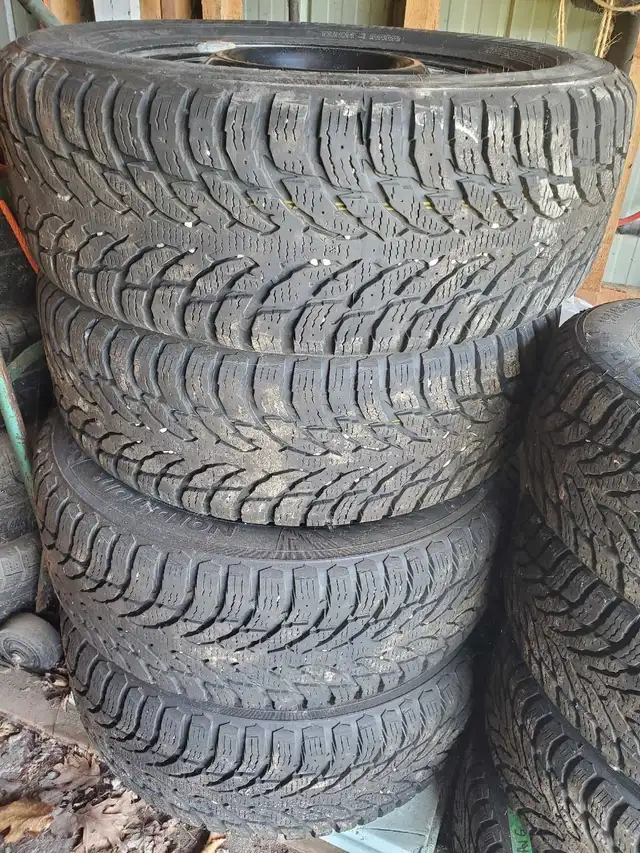Pneus hiver Nokian Nordman North 9 Suv 245/60/18 sur jantes  in Tires & Rims in Shawinigan - Image 9