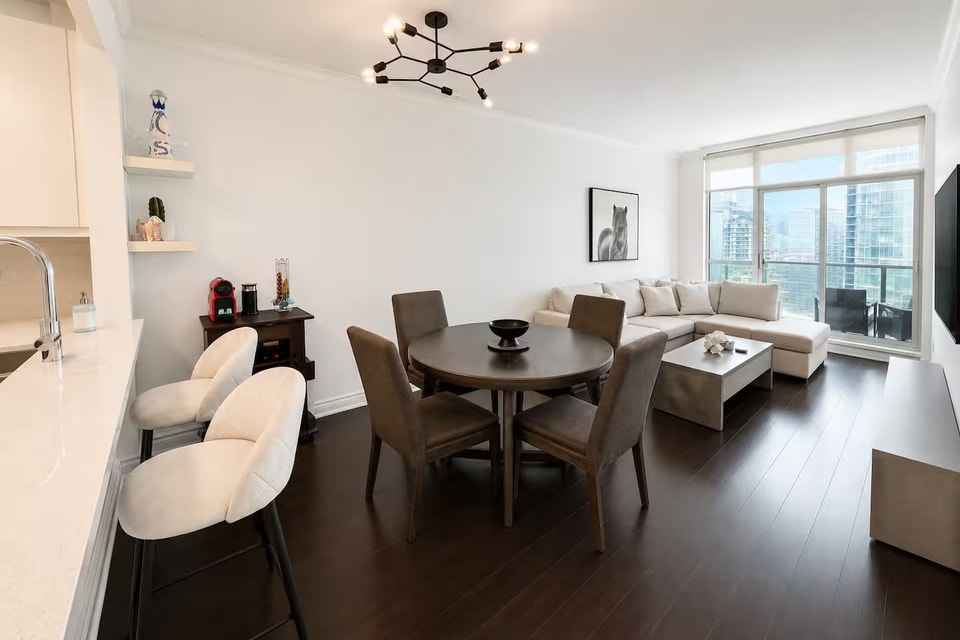 Downtown Toronto 1-Bed Condo – Fort York – Available Nov 1 5