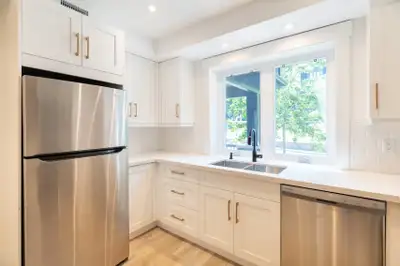 3 Bed - 1.5 Bath, Apartment in a House for Rent, Toronto - $3750
