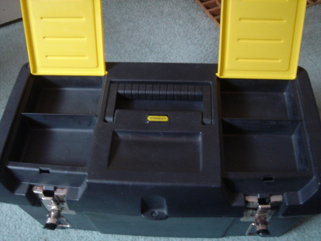 Stanley 019151M 19-inch Series 2000 Tool Box with Tray in Tool Storage & Benches in London - Image 4