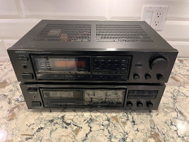 Onkyo receiver and Cassette deck in Stereo Systems & Home Theatre in Gatineau