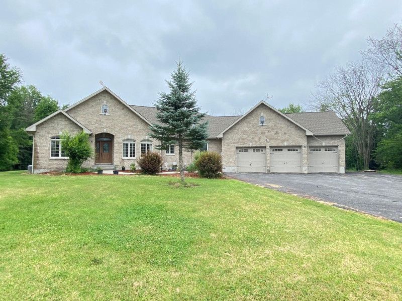 Custom 3+1 Bedroom Bungalow, Dunrobin Houses for Sale Ottawa Kijiji