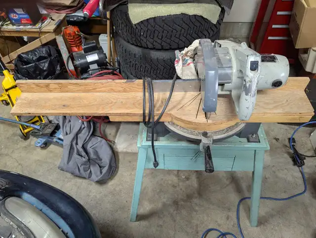 good miter saw 10 in ch or 9 inch in Power Tools in Edmonton - Image 3