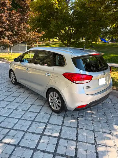 Selling my beautiful 2014 Kia rondo ex Fully loaded has all the options you need Runs and drives goo...