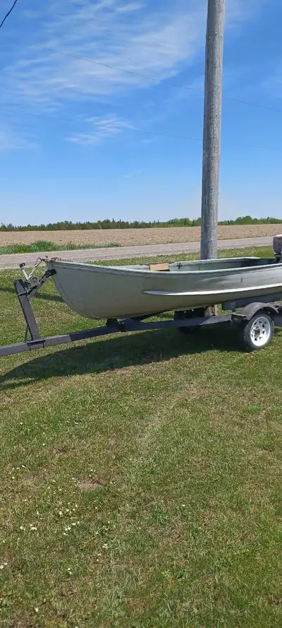 12 ft sears boat. Trailer elco 5 hp motor no ownership .bill of sale Bob 905 926 1932