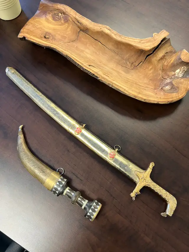 Ceremonial Sword and Dagger Vintage Syrian Jambiya in Arts & Collectibles in Mississauga / Peel Region - Image 2