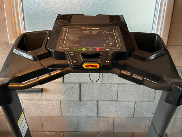 Shwinn 830 treadmill in Exercise Equipment in Hamilton - Image 2