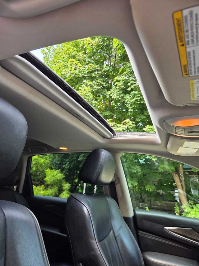Infinity Qx60 ( 7 passagers ) — photo 2