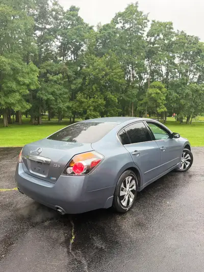 PRICE IS FIRM. FOR QUICK SALE. Car is fantastic. No mechanical issues and no rust. Runs great. AC an...