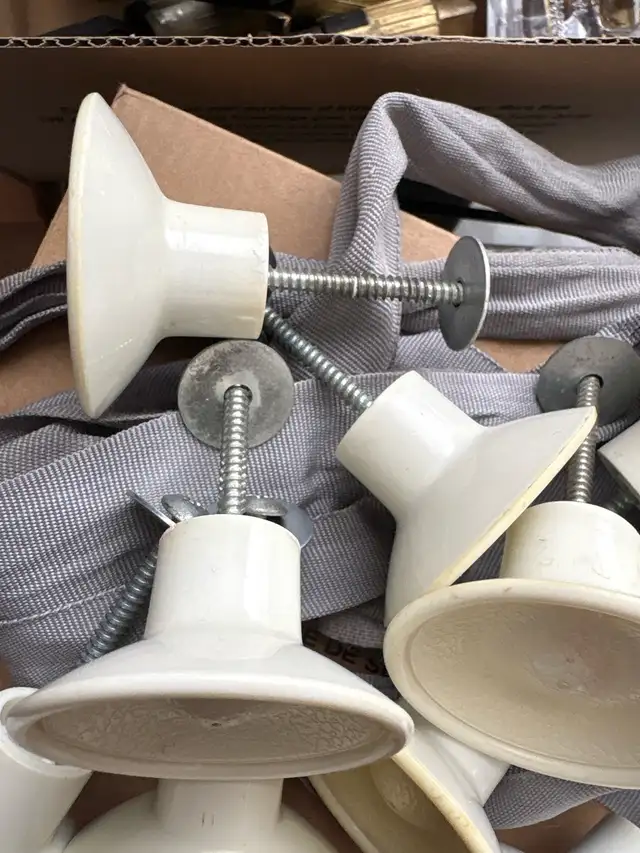 9 door knobs63008306152835121